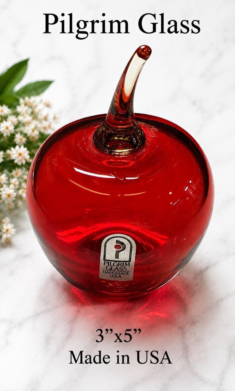Vtg Pilgrim Glass Red Apple Paperweight Kitchen Decor Handmade in the USA 3”x5”